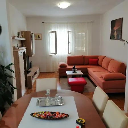 Apartmán With A Parking Space - 13910